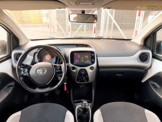 Toyota Aygo 2015 pocos kms camara pantalla tactil