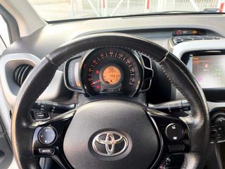 Toyota Aygo 2015 pocos kms camara pantalla tactil