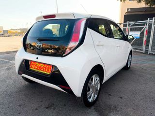 Toyota Aygo 2015 pocos kms camara pantalla tactil