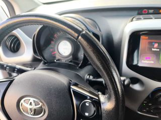 Toyota Aygo 2015 pocos kms camara pantalla tactil