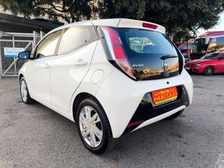 Toyota Aygo 2015 pocos kms camara pantalla tactil