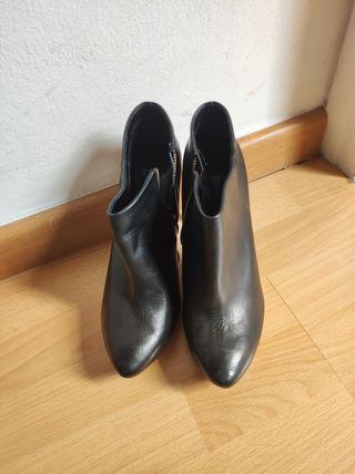 Botines negros piel -talla 39