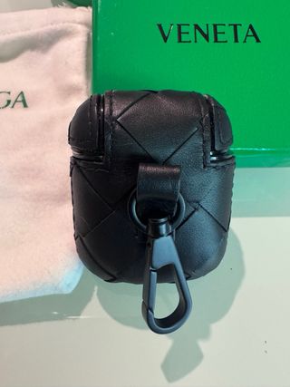 Custodia airpods nuova e mai usata