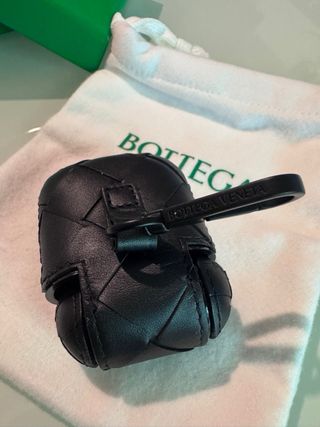 Custodia airpods nuova e mai usata