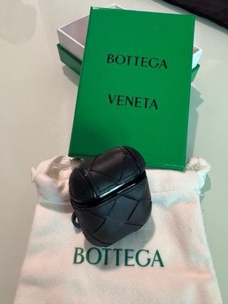 Custodia airpods nuova e mai usata