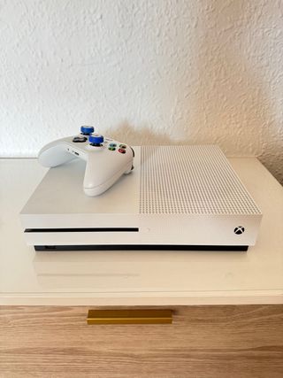 XBOX ONE S 1 TB