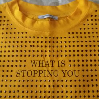 Camiseta Zara chica.