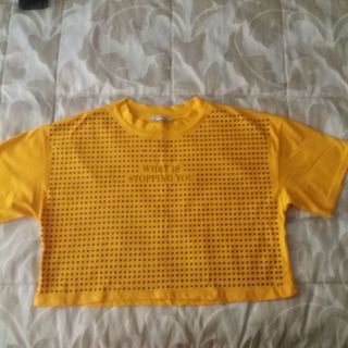 Camiseta Zara chica.