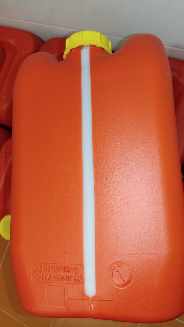 Garrafas 30 litros bidones.