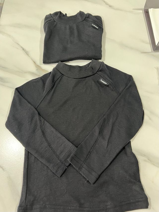 Lote de 2 camisetas interiores de niño de Decathlon