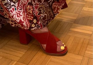 Sandalia ante rojo