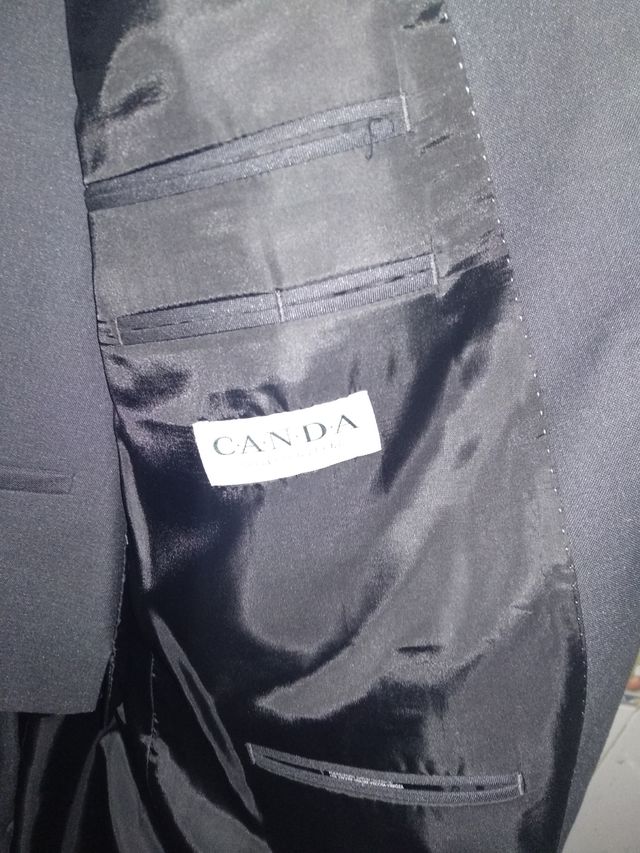 VariosTrajes de marca para hombres completos