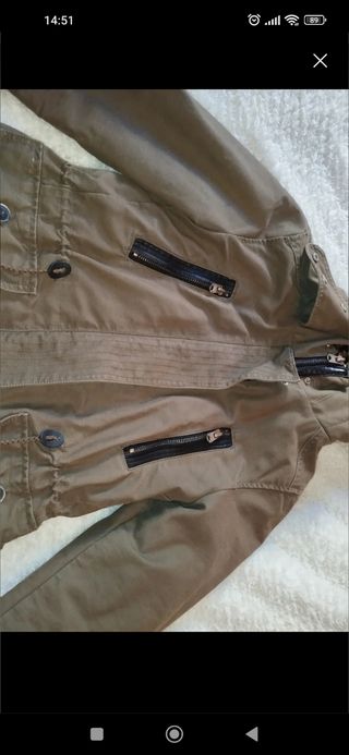 Cazadora verde militar oliva con capucha pelo