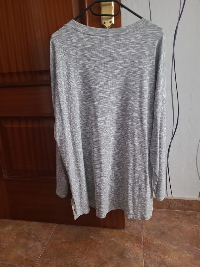 Camiseta gris