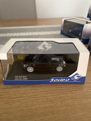 Golf 4 r32 a escala 1/43