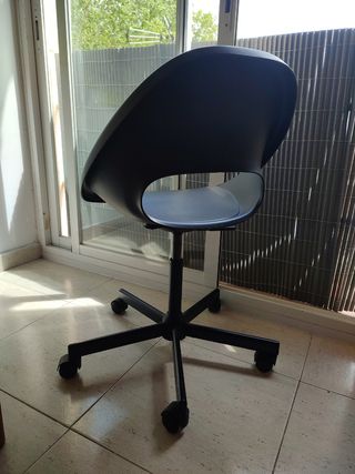 Silla de escritorio.