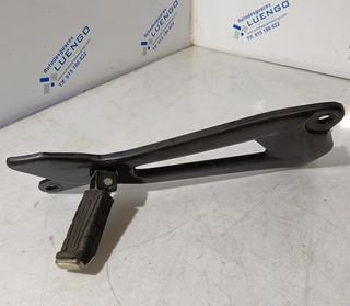 Estribera de pasajero lado derecho con soporte