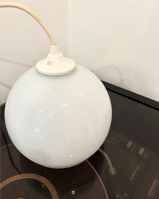 Lampadario Vintage Anni '70 Vetro Opalino Bianco
