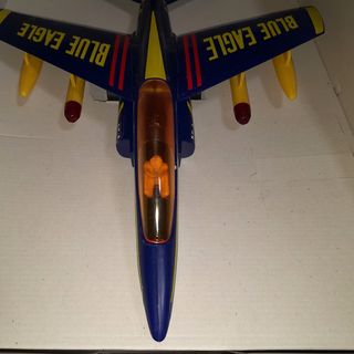 JUGUETE AVIÓN DE COMBATE “BLUE EAGLE”. 