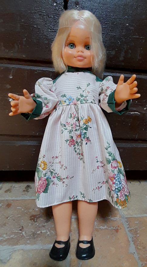 MUÑECA RUBIA “TINA”. AÑOS 70-80.