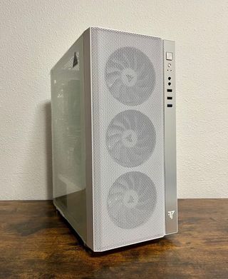 Torre Umbra RGB Blanca - PC Gamer
