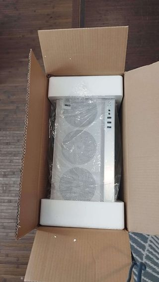 Torre Umbra RGB Blanca - PC Gamer