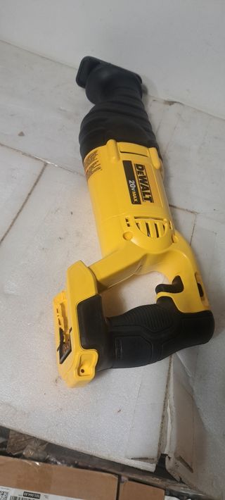 Sierra sable Dewalt DCS381 20V MAX