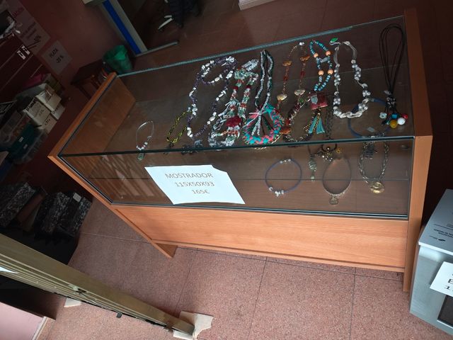 Mostrador de madera y cristal 115x50x93 cm