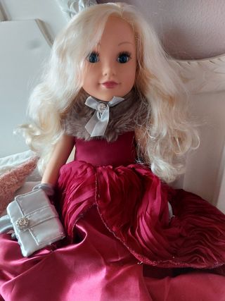 Muñeca elegante: Vestido rojo