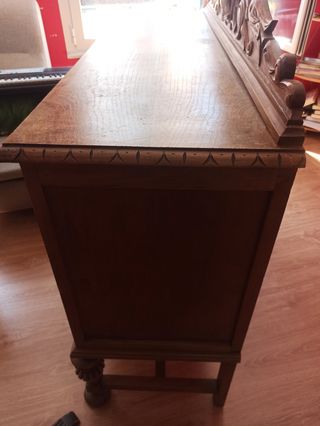 Aparador antiguo de madera