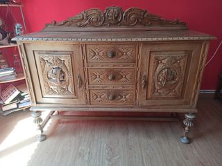 Aparador antiguo de madera