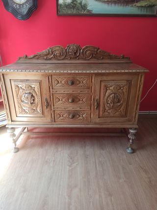 Aparador antiguo de madera