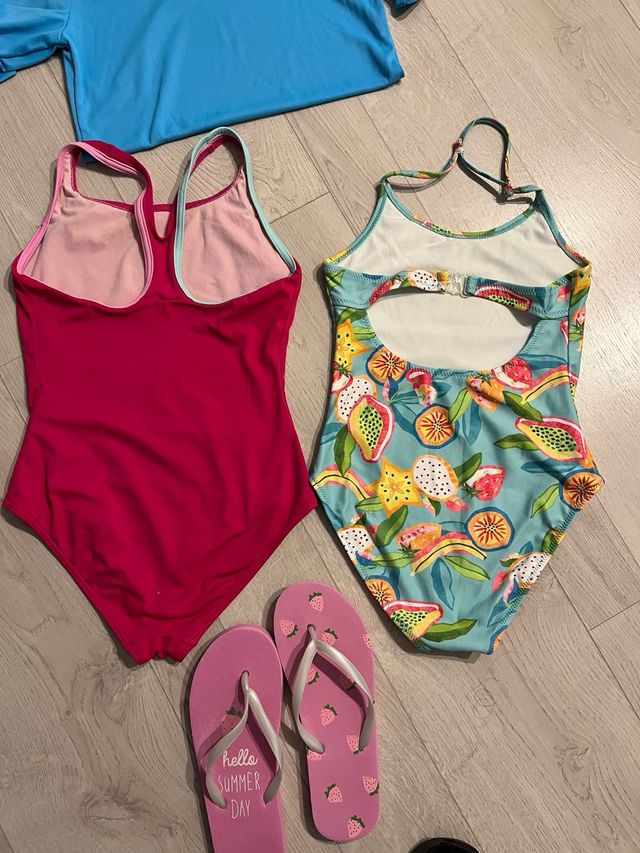 Costumi da bagno per bambine + t-shirt da acqua