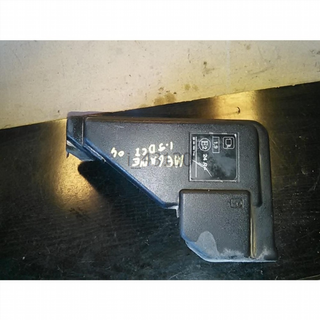 Caja de reles / fusibles Renault Megane II i_43130