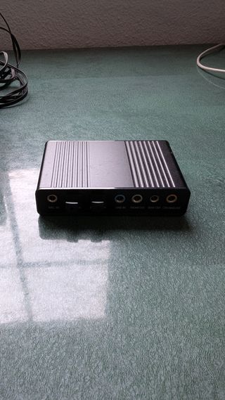 Altavoces 5.1 y tarjeta de sonido por US