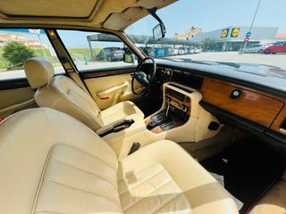 Jaguar Daimler double Six 5.3