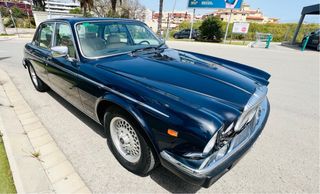 Jaguar Daimler double Six 5.3