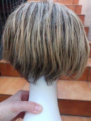 Peluca Corta Castaño Claro