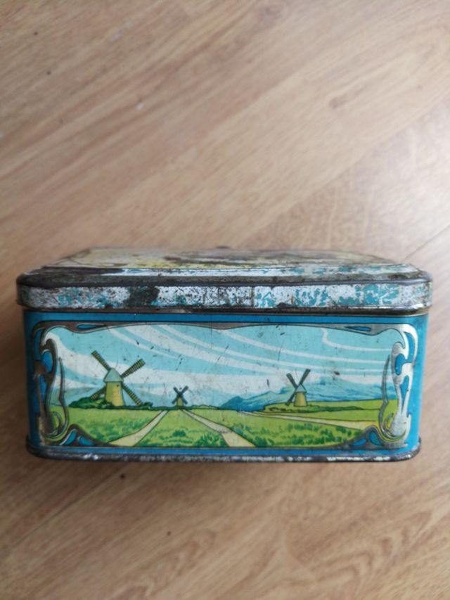 Vecchia scatola per biscotti "Policromia"