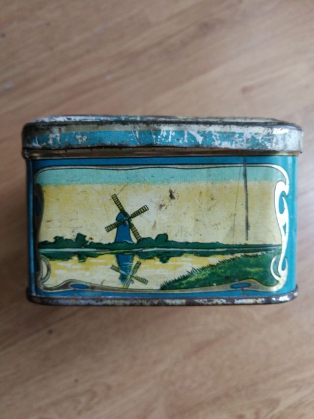 Vecchia scatola per biscotti "Policromia"