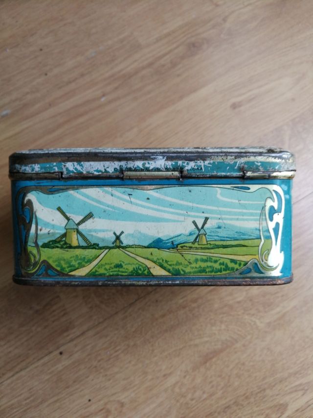 Vecchia scatola per biscotti "Policromia"