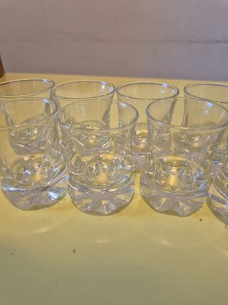 11 Bicchierini da liquore in vetro