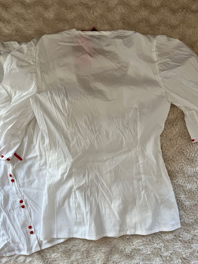 Blusa blanca c/detalles rojos _ chulapa