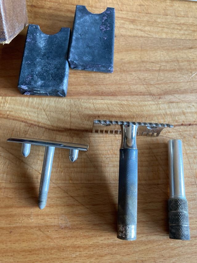 Maquinilla afeitar antigua + estuche