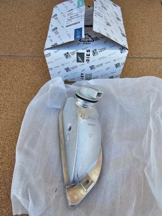 Intermitente Delantero Vespa LX 50-125