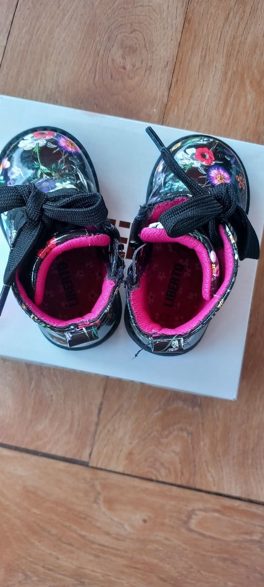 BOTAS BEBÉ NIÑA 21