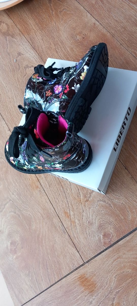 BOTAS BEBÉ NIÑA 21