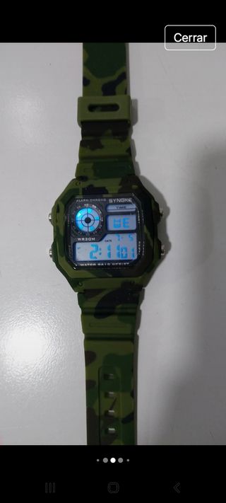 Reloj Synke digital, 7 colores de luz