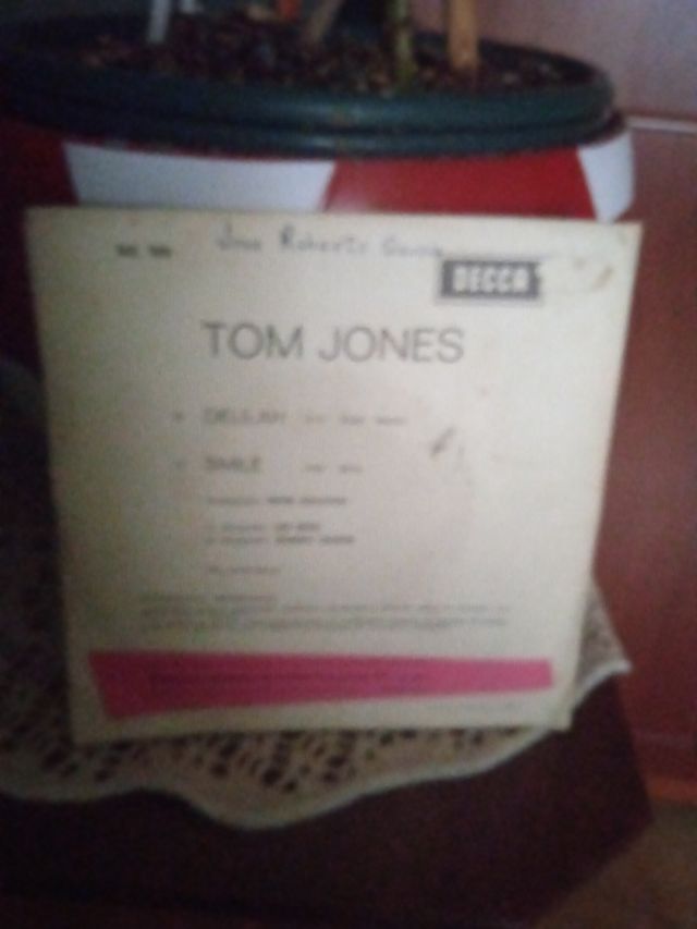 SINGLE TOM JONES DELILAH