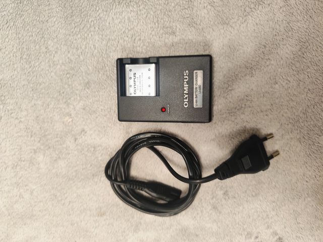 Cargador Olympus 